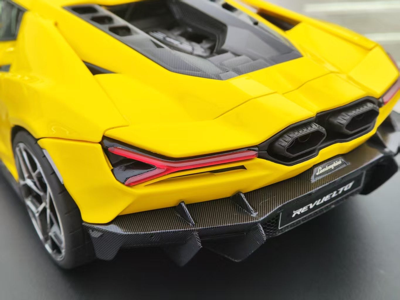 Topspeed 1/18 Lamborghini Revuelto Giallo Resin Model TS0620