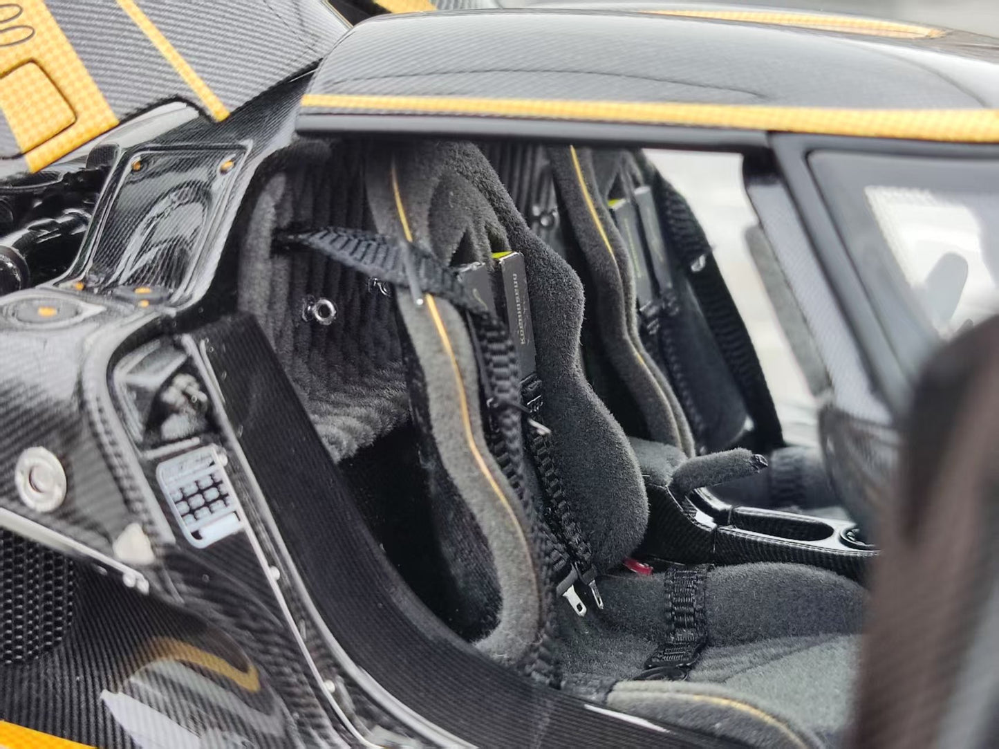 FRONTIART 1/18 Koenigsegg Agera S Hundra 7100 Carbon Gold Resin Full Opening FA187