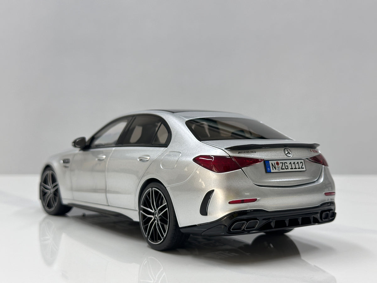 NZG 1/18 Mercedes-AMG C63 S E Performance – Tech Silver (111200055)