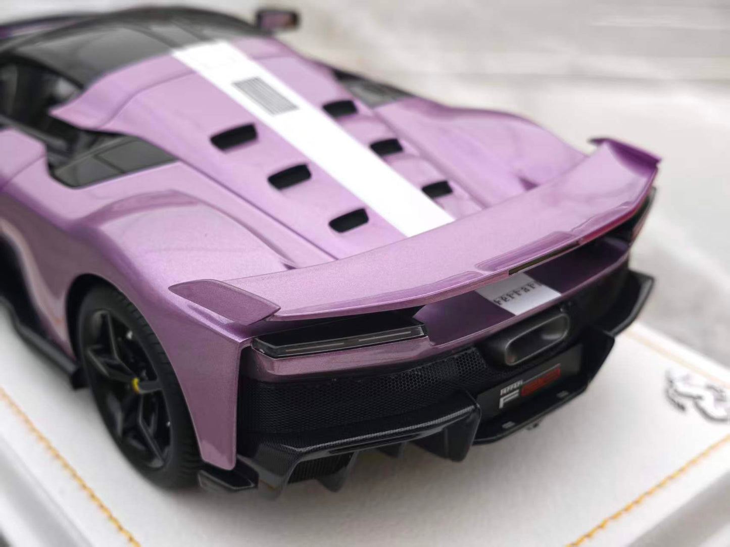 MR 1/18 Ferrari F80 Special Edition 30th Anniversary Purple FE045BN1