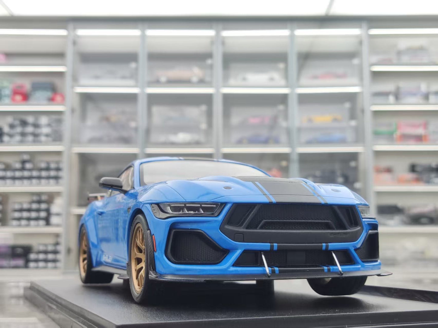 Solido 1/18 Ford Shelby Mustang Super Snake Grabber Metallic Blue S1813802