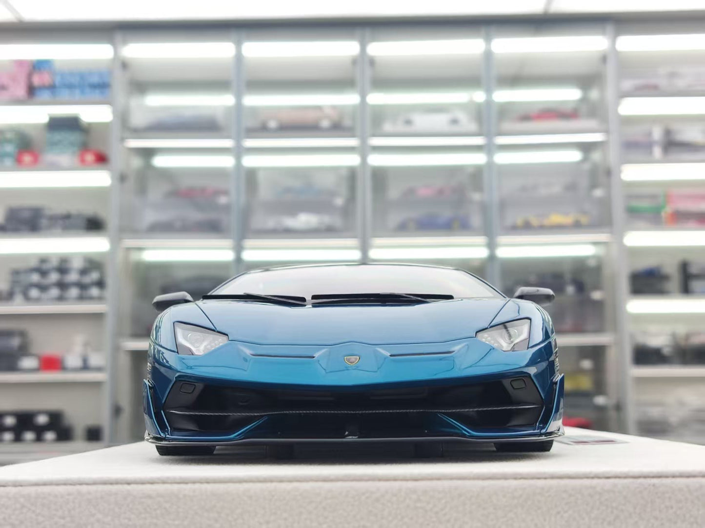 MAKEUP 1/18 Lamborghini Aventador SVJ Sky Blue EML025H