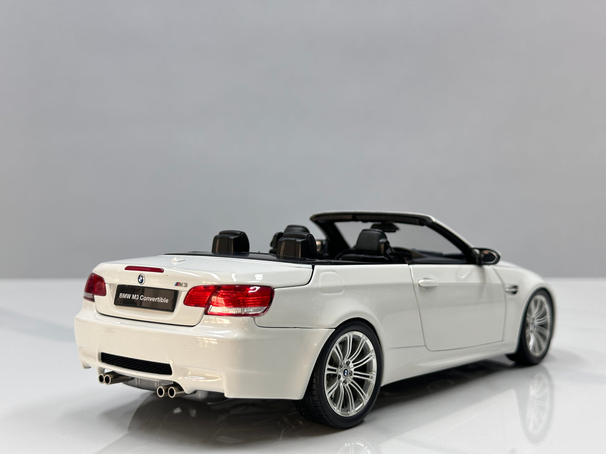 KYOSHO 1/18 BMW M3 Convertible (E93M) – White (08738AW)