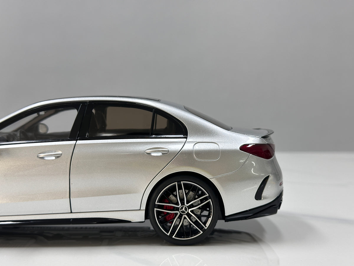 NZG 1/18 Mercedes-AMG C63 S E Performance – Tech Silver (111200055)