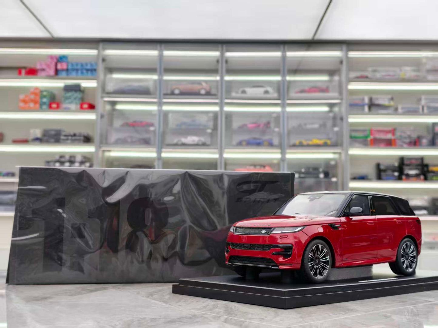 GT Spirit 1/18 RANGE ROVER SPORT GT523