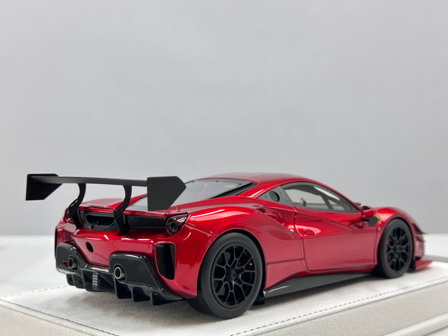 GH MODEL 1/18 Ferrari 488 Challenge Evo Metallic Red GH018