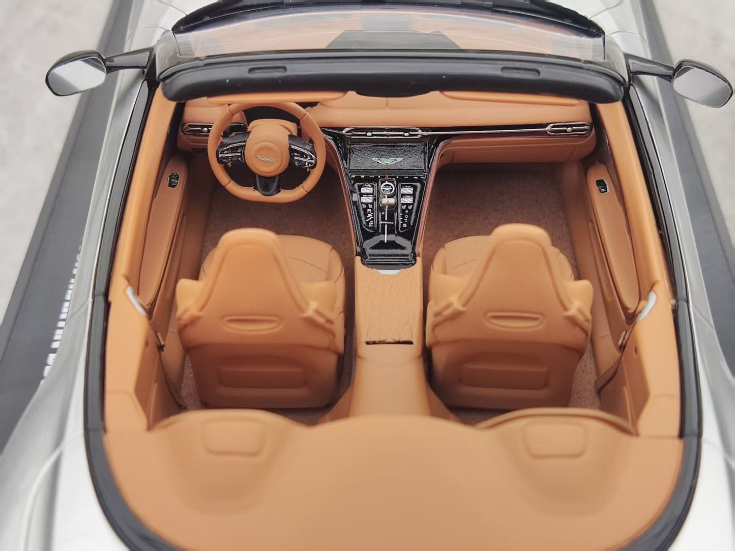 GT Spirit 1/18 Aston Martin DB12 VOLANTE Silver GT945