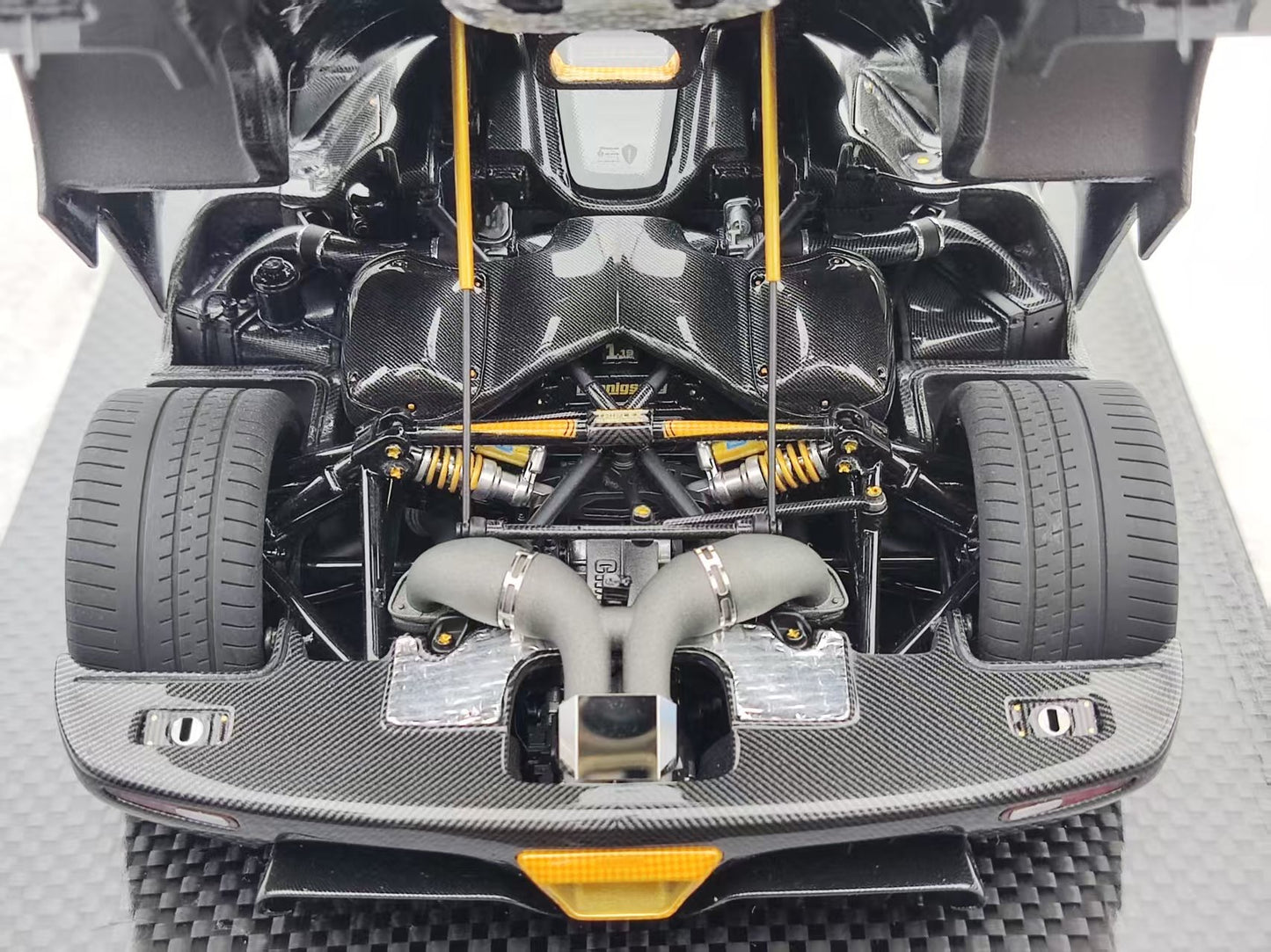 FRONTIART 1/18 Koenigsegg Agera S Hundra 7100 Carbon Gold Resin Full Opening FA187