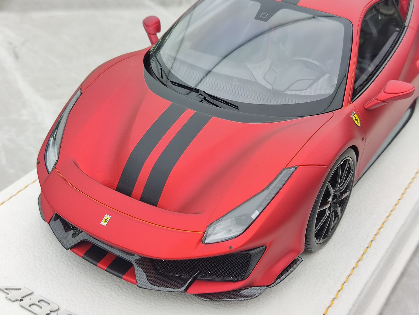 MR 1/18 Ferrari 488 PISTA Matte Orange FE025BN6