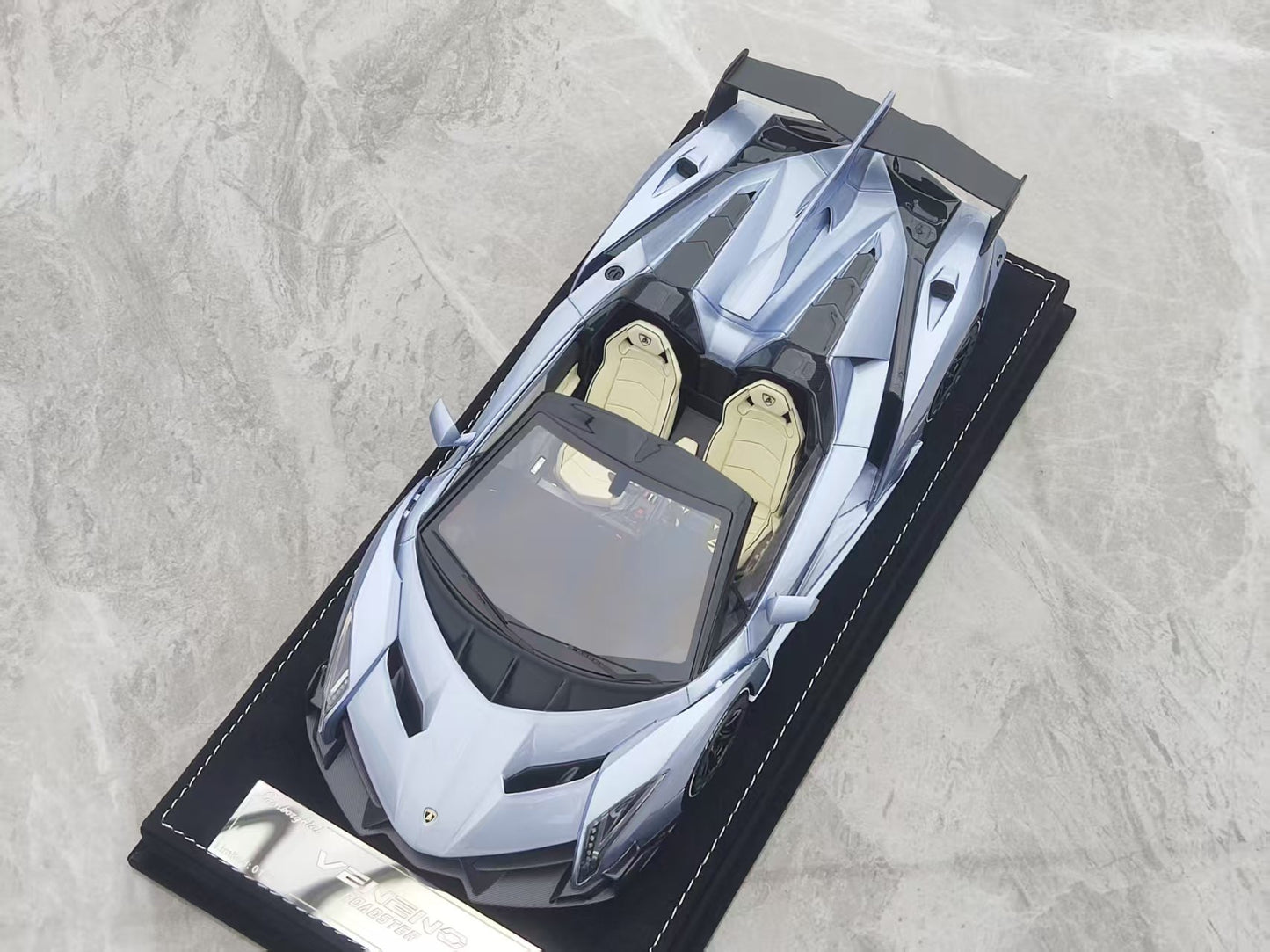HH Model 1/18 Lamborghini Veneno Roadster, Silver Blue, HH561