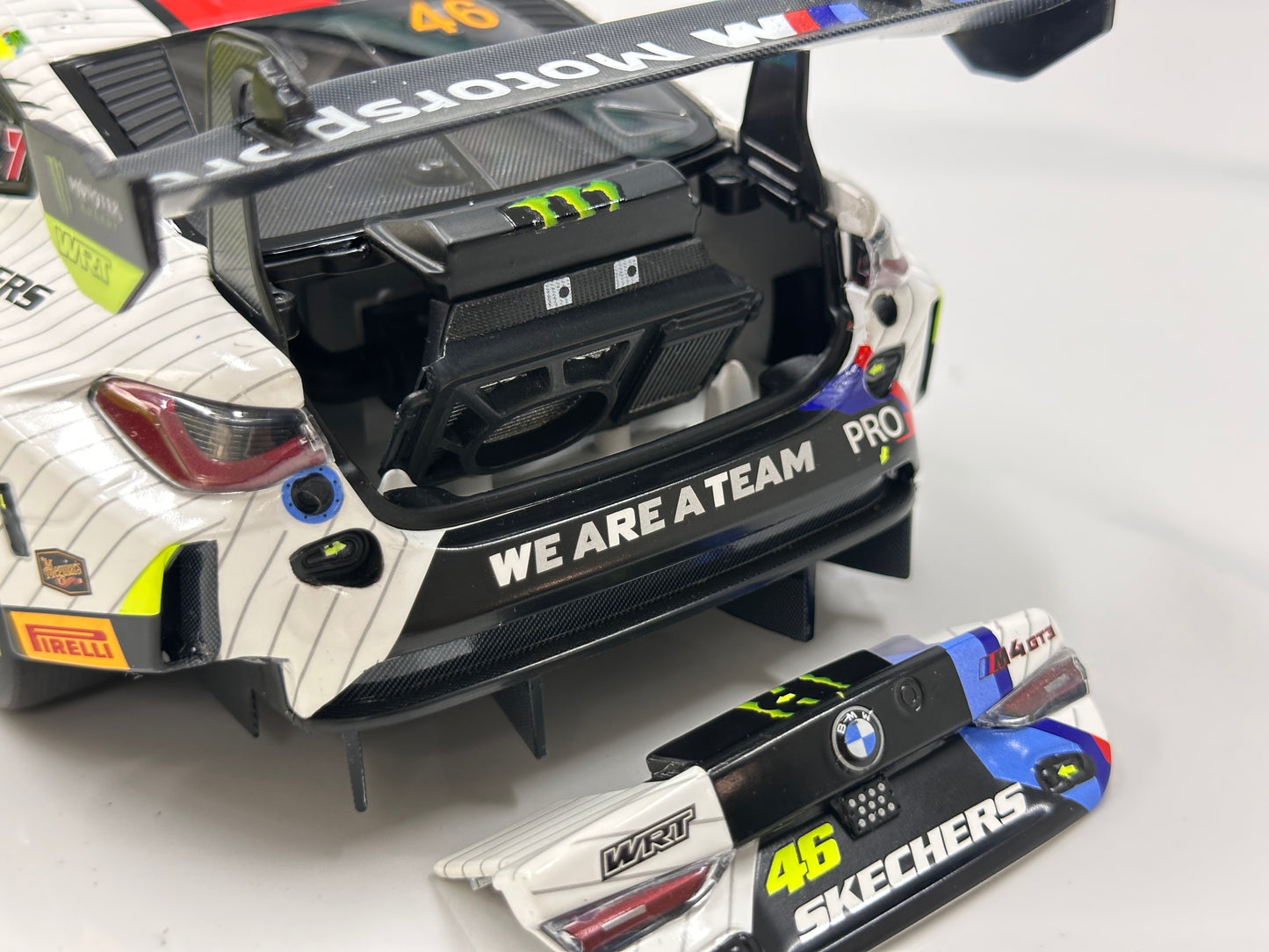 MINICHAMPS 1/18 BMW M4 GT3 TEAM WRT 12H BATHURST 2025 White Livery 110252046
