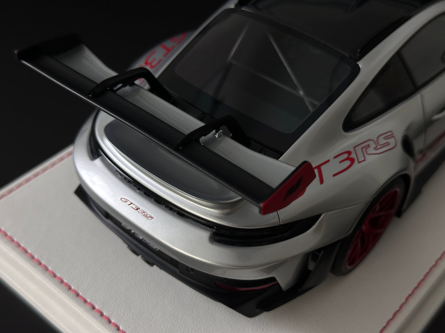 GH MODEL 1/18 Porsche 992 GT3RS Red Seals/GT Silver GH014