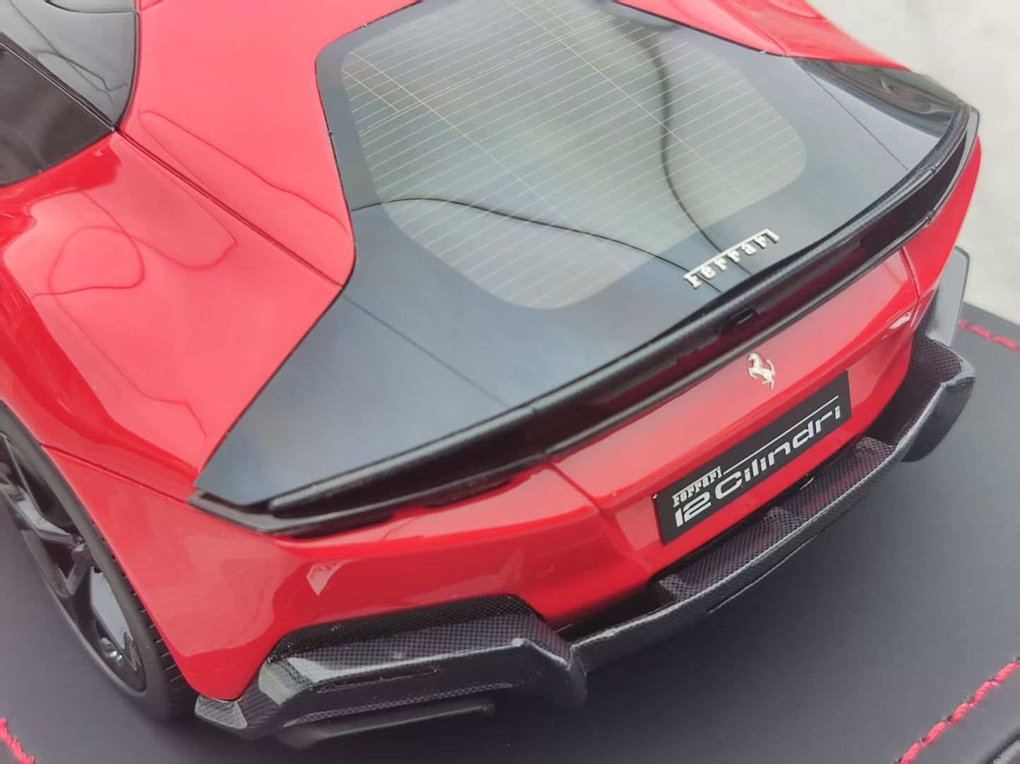 MR 1/18 Ferrari 12 Cilindri Racing Red FE043F