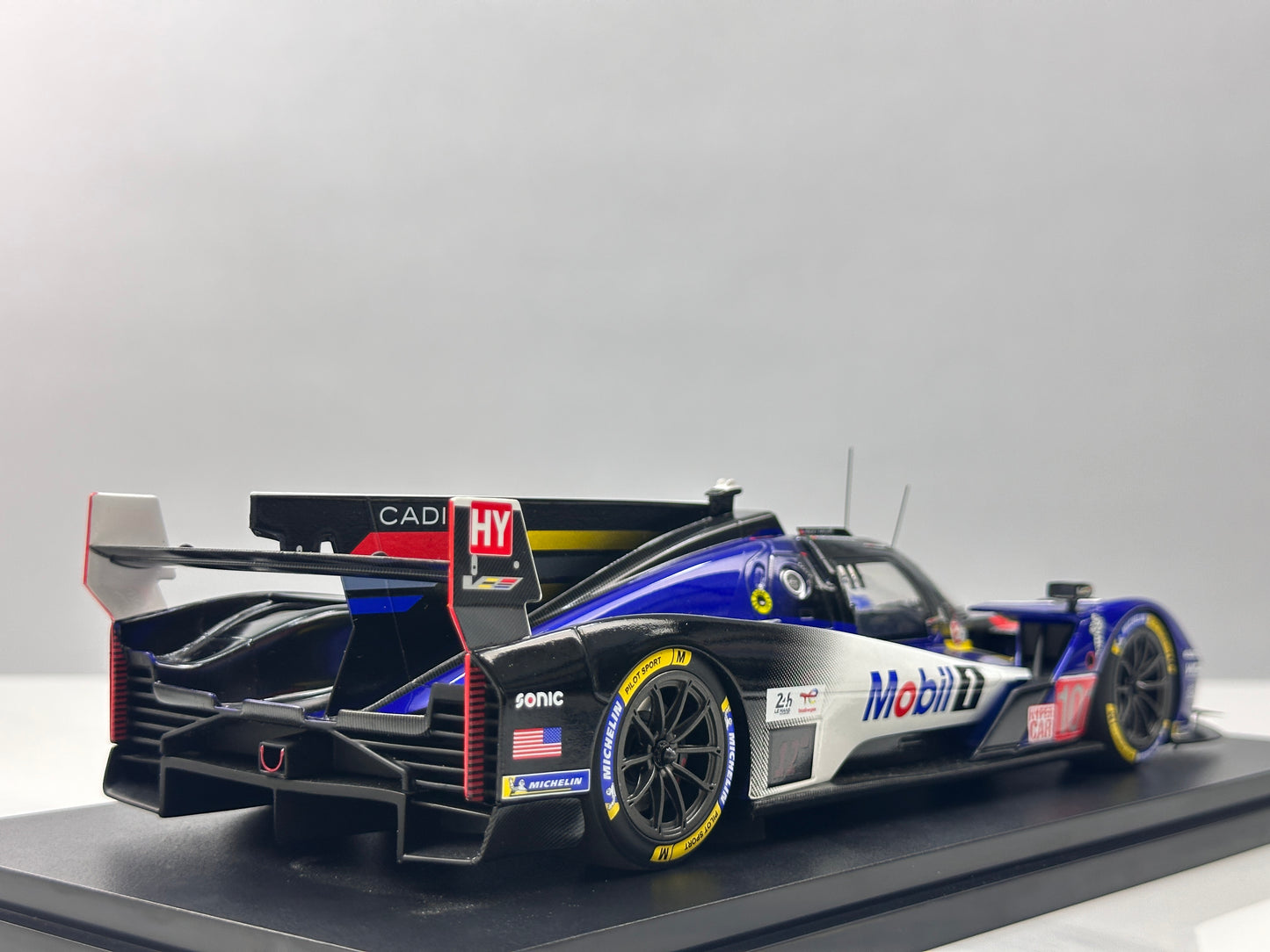Topspeed 1/18 Cadillac V-Series.R #101 Cadillac Wayne Taylor Racing – Blue Livery (TS0643)
