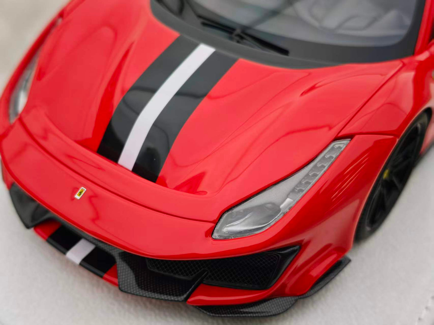 BBA MDOEL 1/18 Ferrari 488PISTA (Red) BBA055