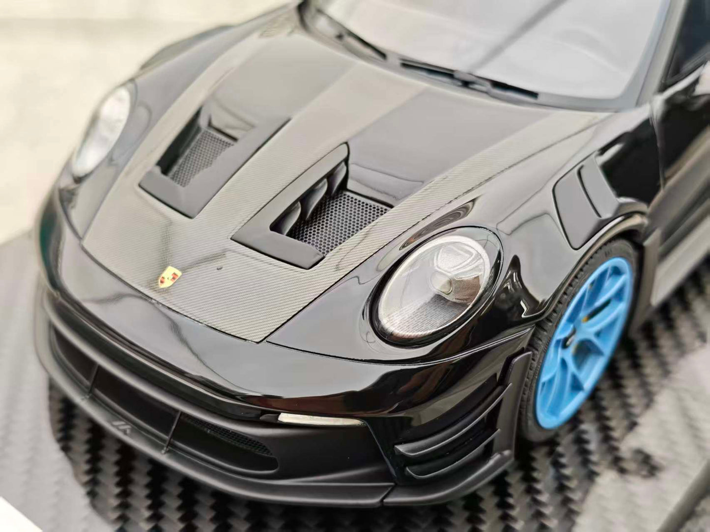 VIP 1/18 Porsche 911 GT3 RS-Manthey Racing Gloss Black VIP187