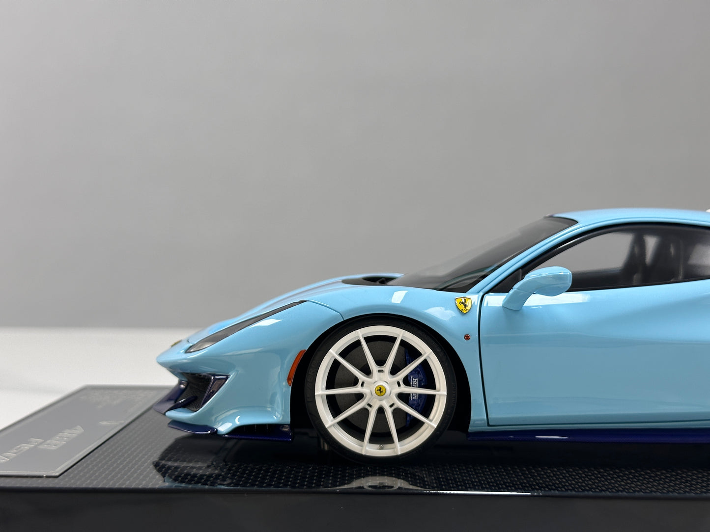 DM Pro 1/18 Ferrari 488pista Resin Fully Opening Baby Blue Simulation Model Car DGP001B