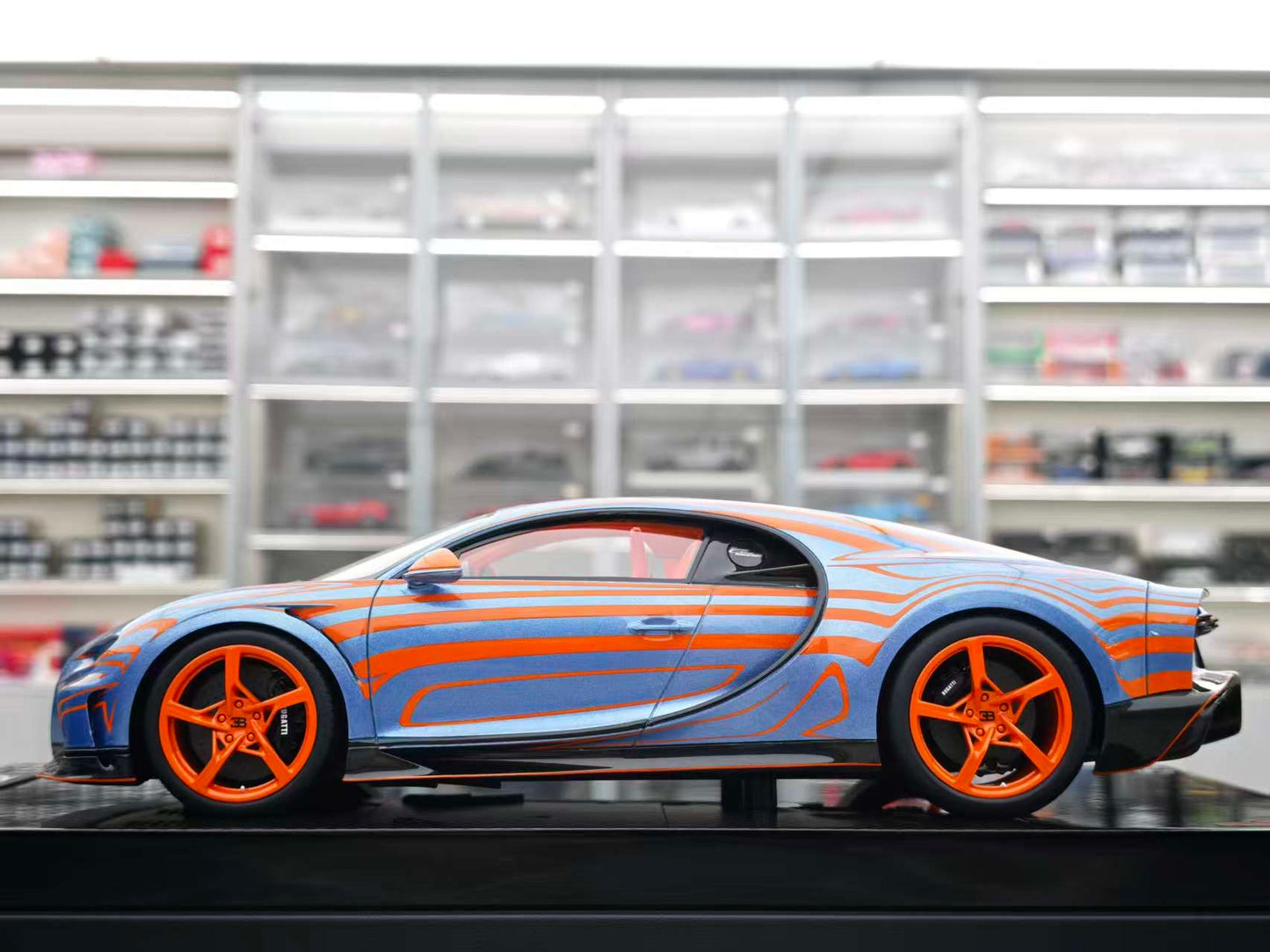 MR 1/18 Bugatti Chiron Super Sport, Silver Blue BUG012B