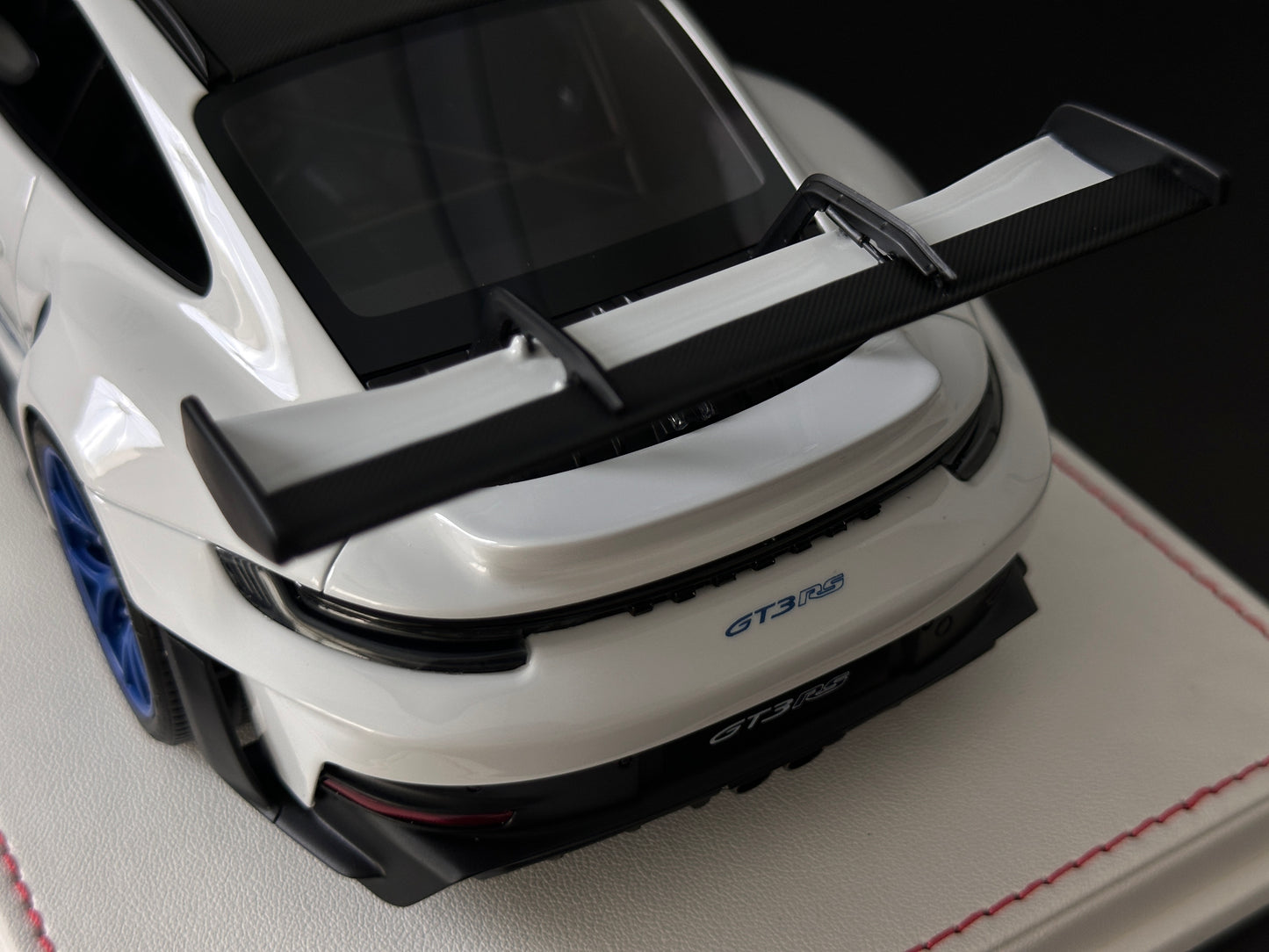 GH MODEL 1/18 Porsche 992 GT3RS Sky Grey GH015