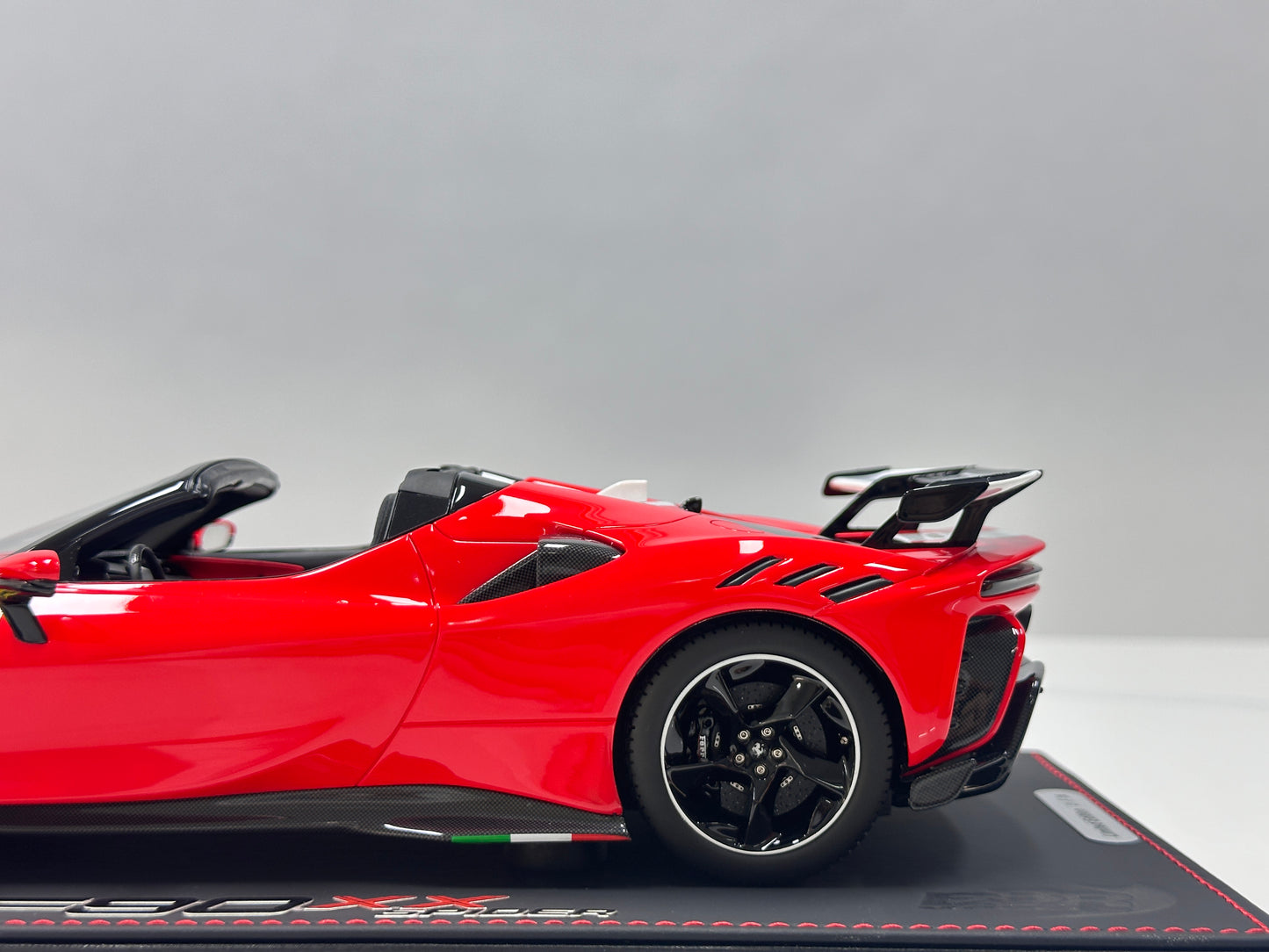 BBR 1/18 Ferrari SF90 XX Spider Red/White Livery P18238Q