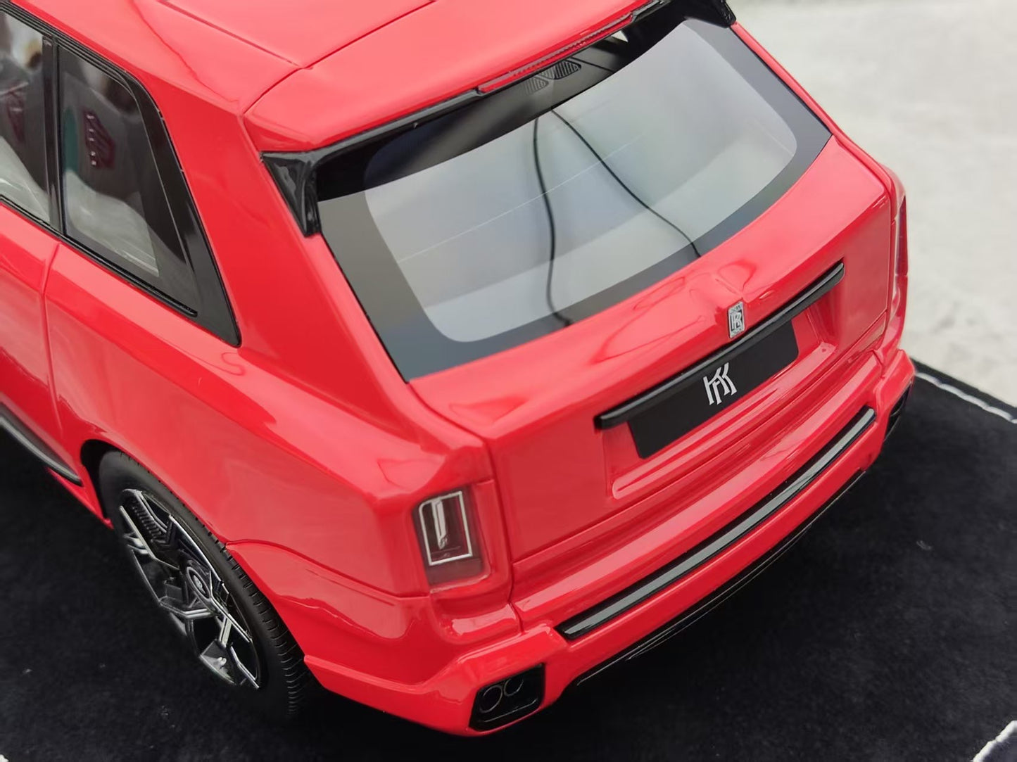 HH Model 1/18 Rolls-Royce Cullinan Series II Phoenix Red HH541