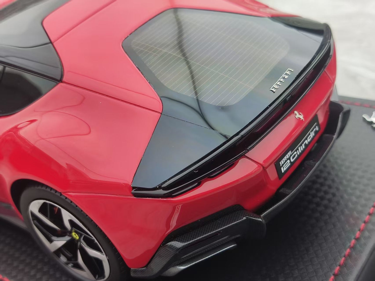 MR 1/18 Ferrari 12 Cilindri Standard Red FE043C