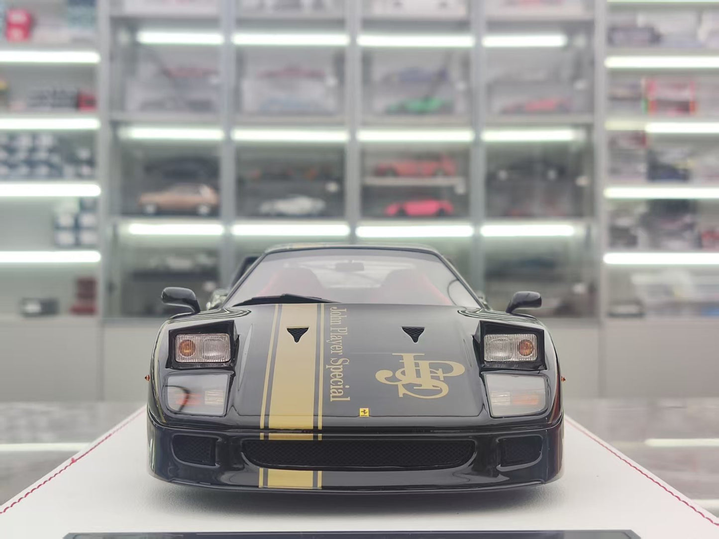 GL 1/18 Ferrari F40 Black JS-GL017
