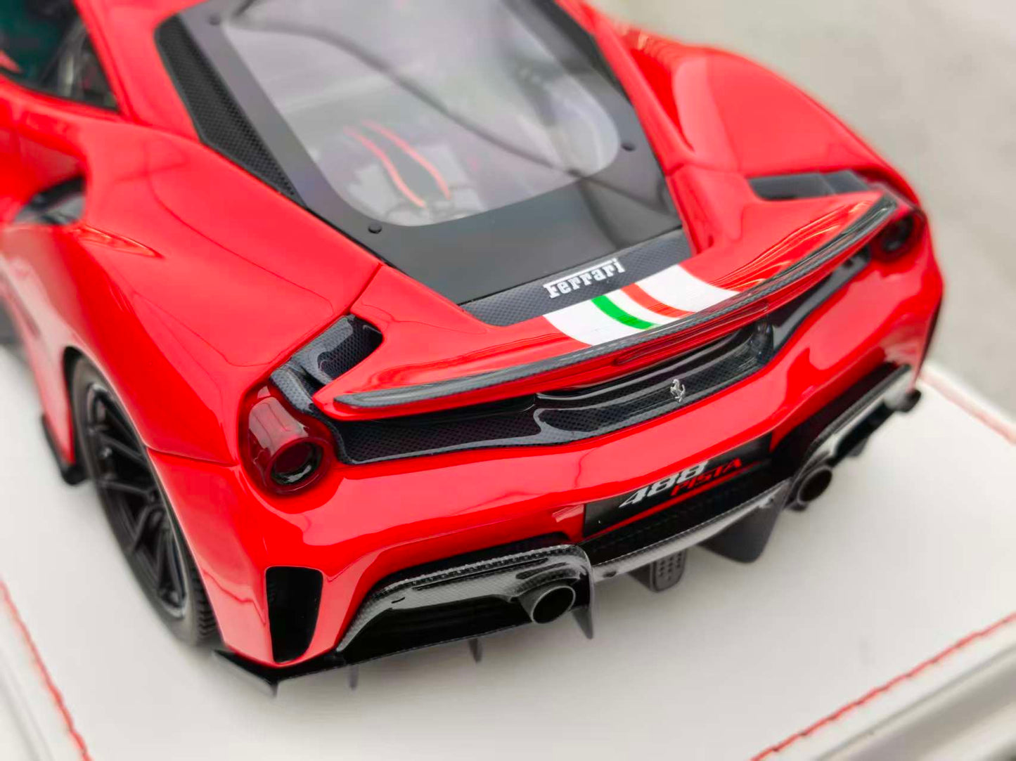 GH MODEL 1/18 Ferrari Novitec 488pista Standard Red GH005