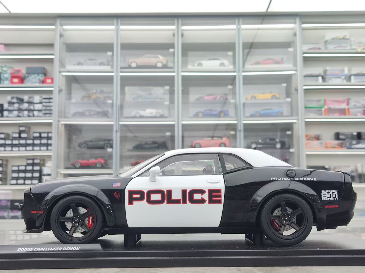 Solido 1/18 Dodge Challenger R/T SCAT PACK Widebody Highway Police Livery S1805715
