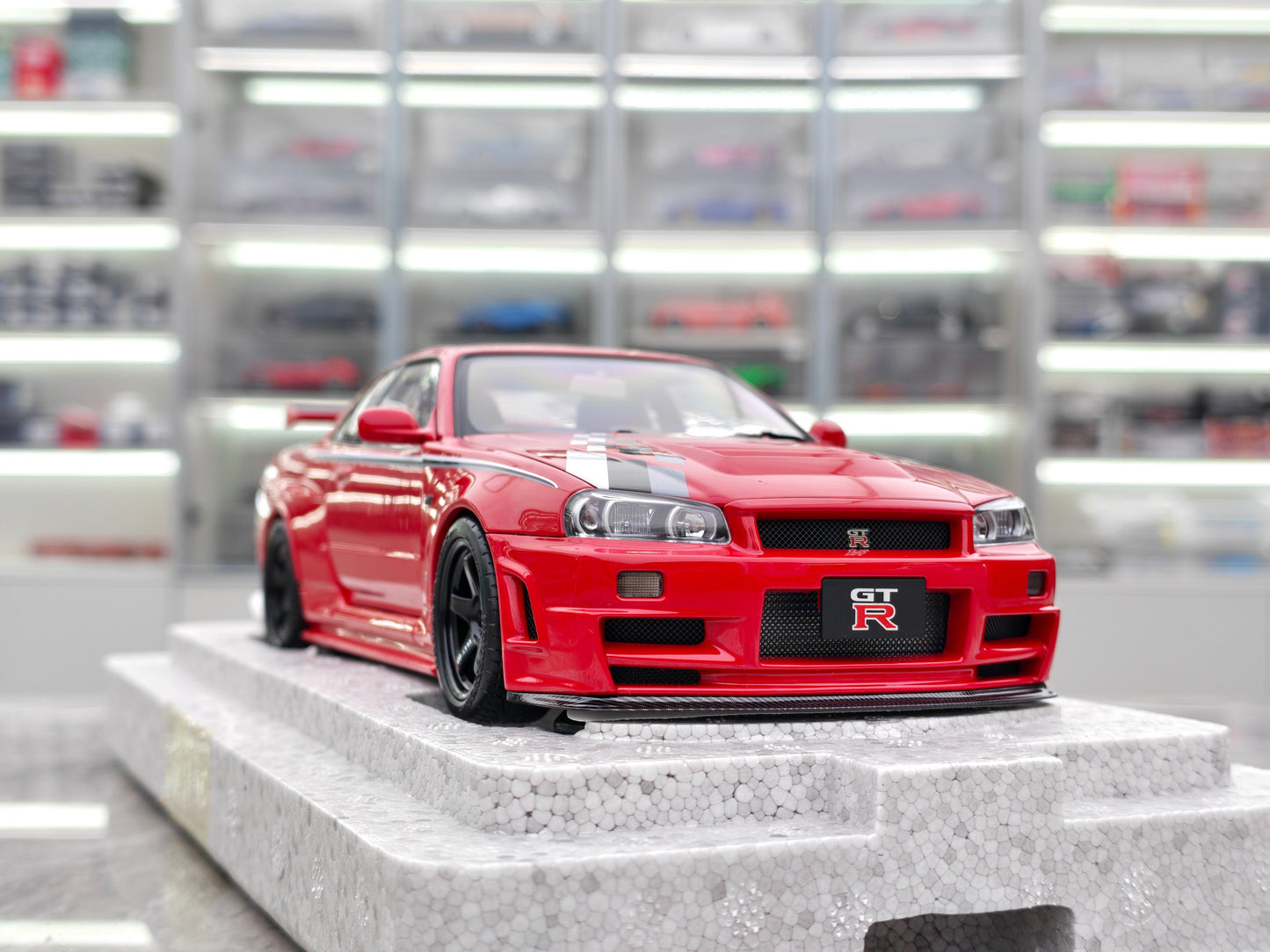MOTORHELIX 1/18 Nissan Skyline GT-R (R34) Customized Version, Red MH328