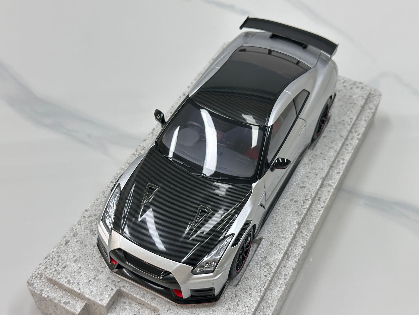 MOTORHELIX 1/18 Nissan GT-R NISMO (R35) Special Edition 2022 Ultimate Metallic Silver MH368