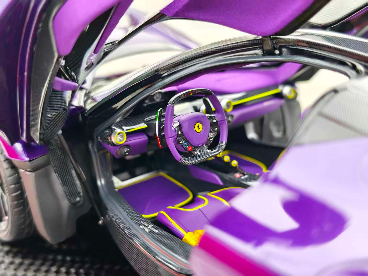 BBR 1/18 Ferrari LaFerrari, fully opening diecast model, carbon fiber base custom edition, Dubai Purple (BB8182237DDJ)