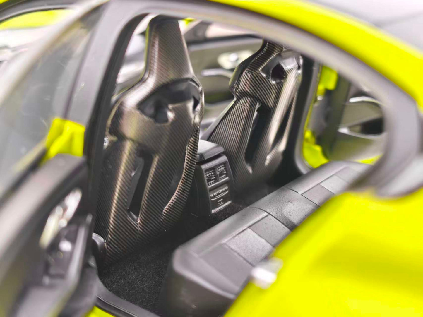 MINICHAMPS 1/18 BMW M3 Yellow 110020222