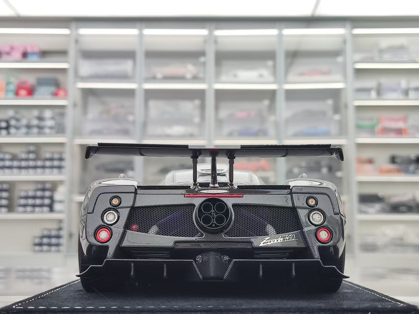 HH Model 1/18 Pagani Zonda Specials KAQ HH557