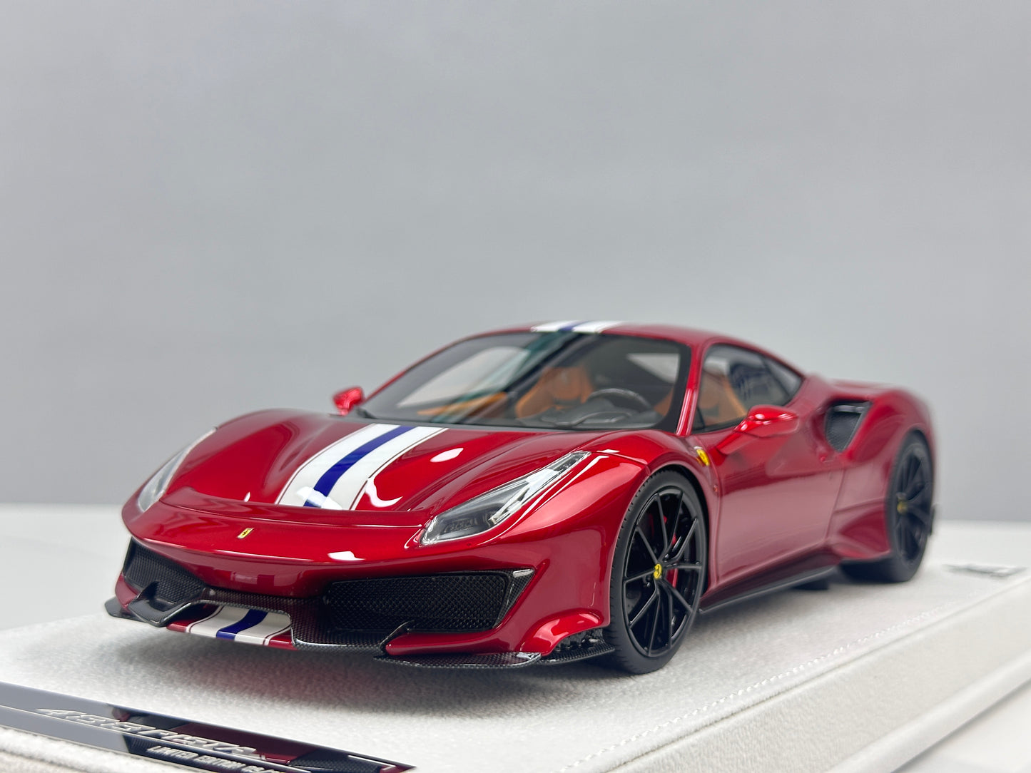BBA Modelo 1/18 Ferrari 488 Pista Rojo BBA091
