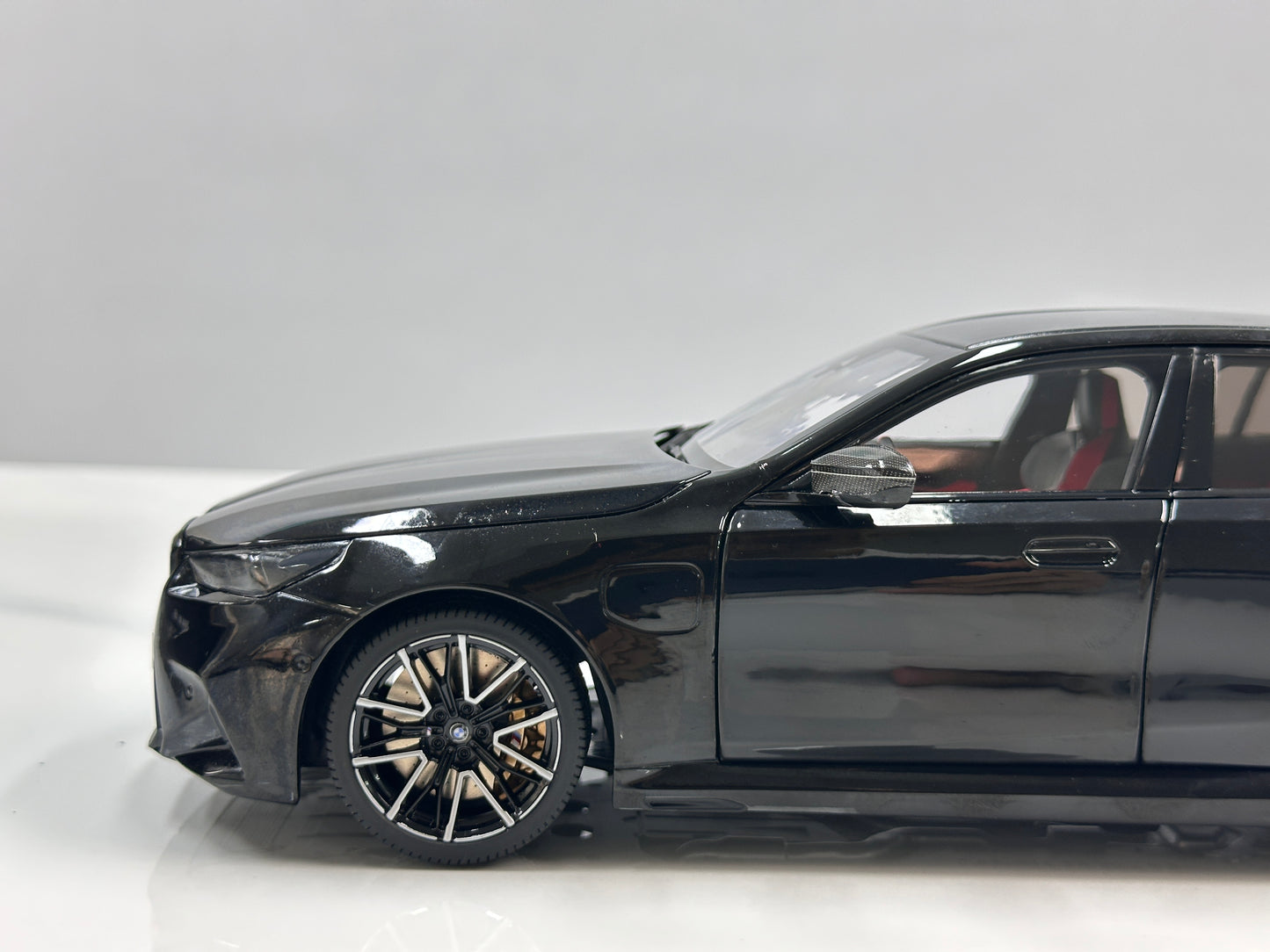 MINICHAMPS 1/18 BMW M5 2024 Metallic Black 110023801