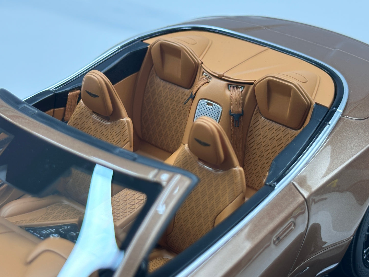 Xiaoguang Model & MotorHelix 1/18 Aston Martin DB12 Volante Convertible – Glamour Copper (MH386)