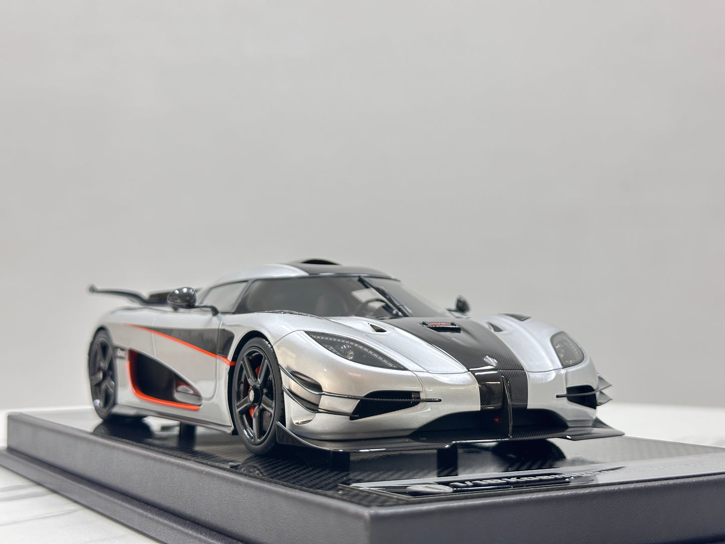 VMB 1/18 Koenigsegg ONE 1 Silver VMB058