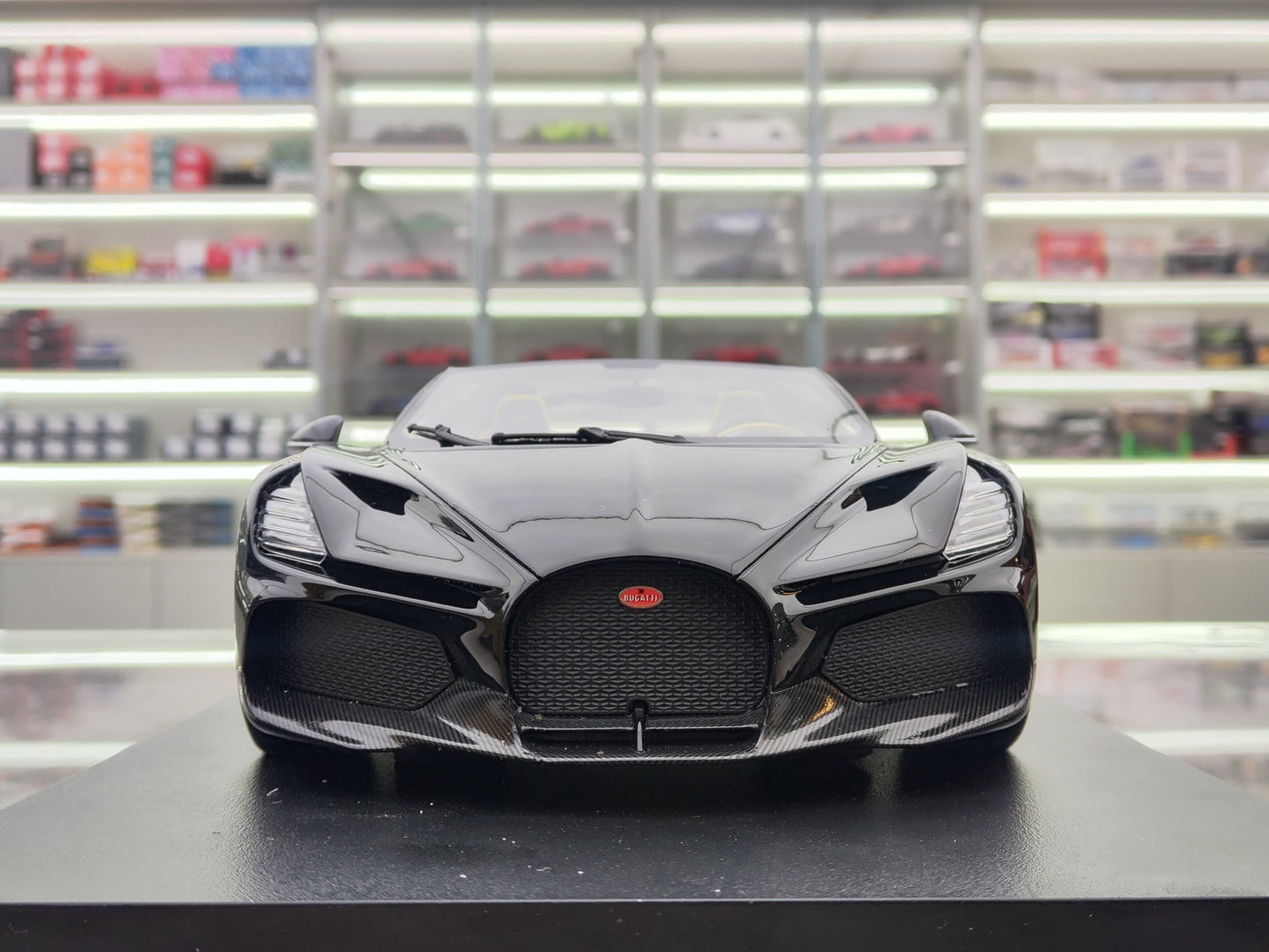 Topspeed 1/18 Bugatti w16 Mistral black resin car model ornaments TS0597
