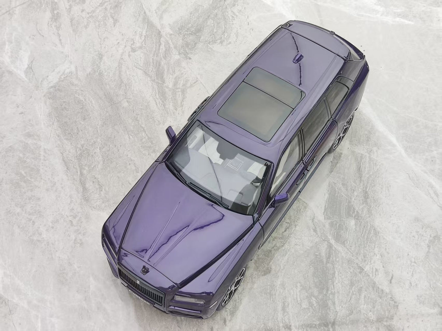 ZP 1/18 Rolls-Royce Cullinan BB Fishing Seat Edition, Leather Suitcase Version, Metallic Purple ZP111