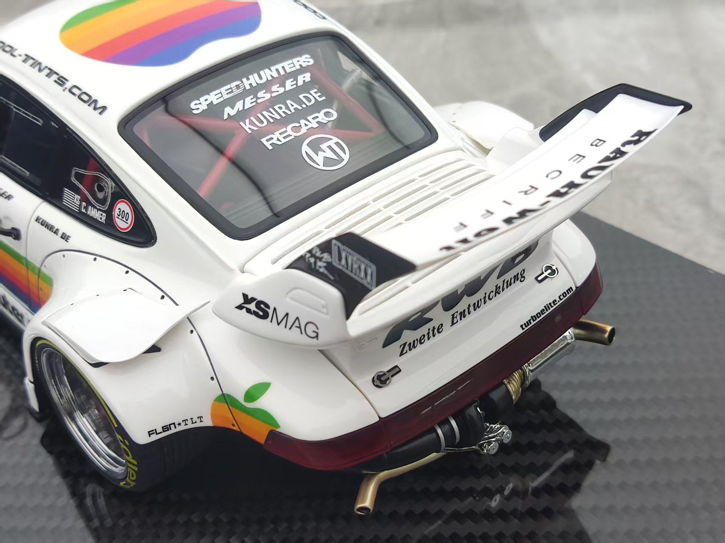 TGM MODEL 1/18 Porsche RWB 964 Apple Livery TGM006