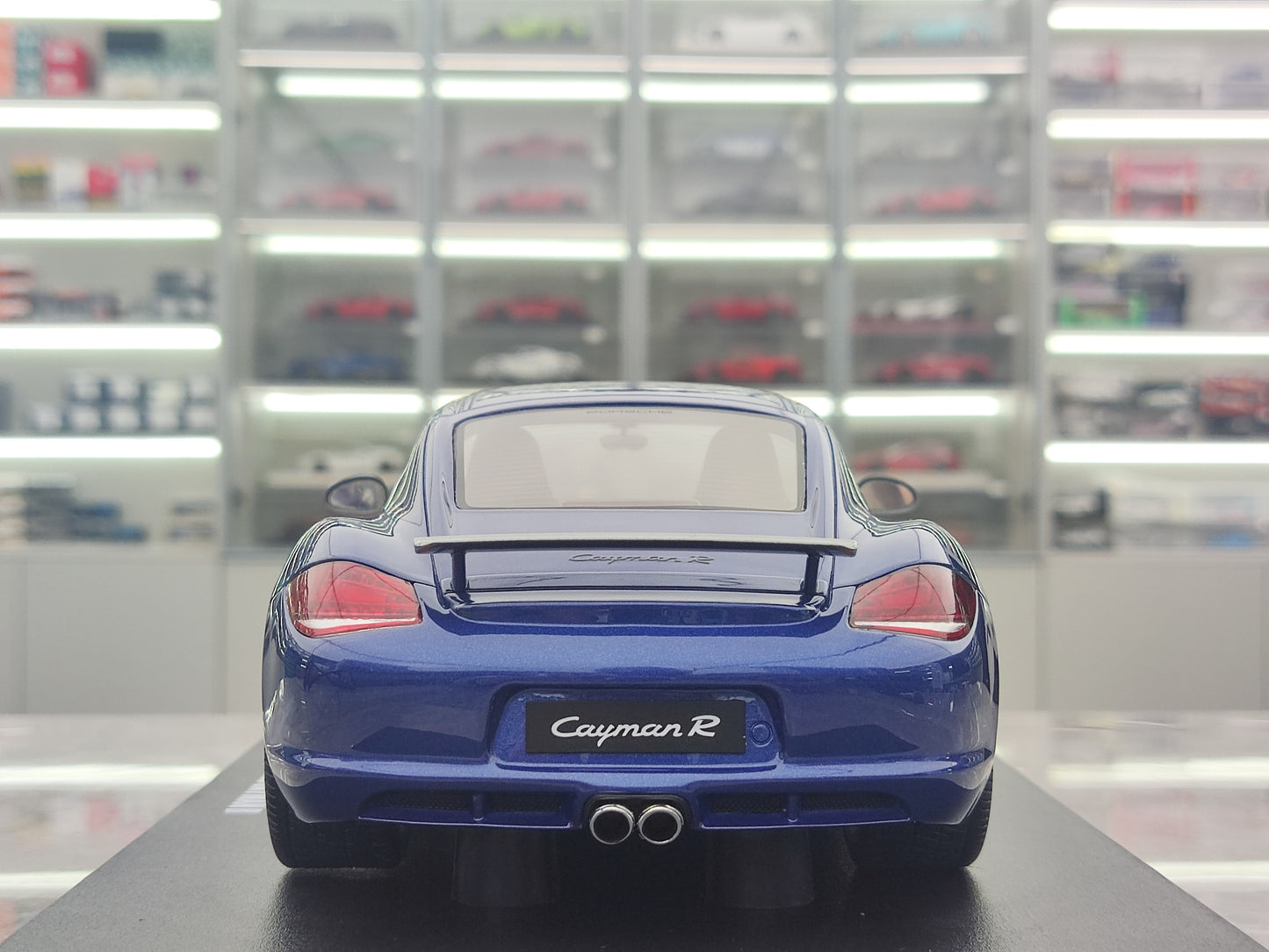 GT Spirit 1/18 Porsche CAYMAN R AKVA Metala Blua Simulada Modelaŭto GT901