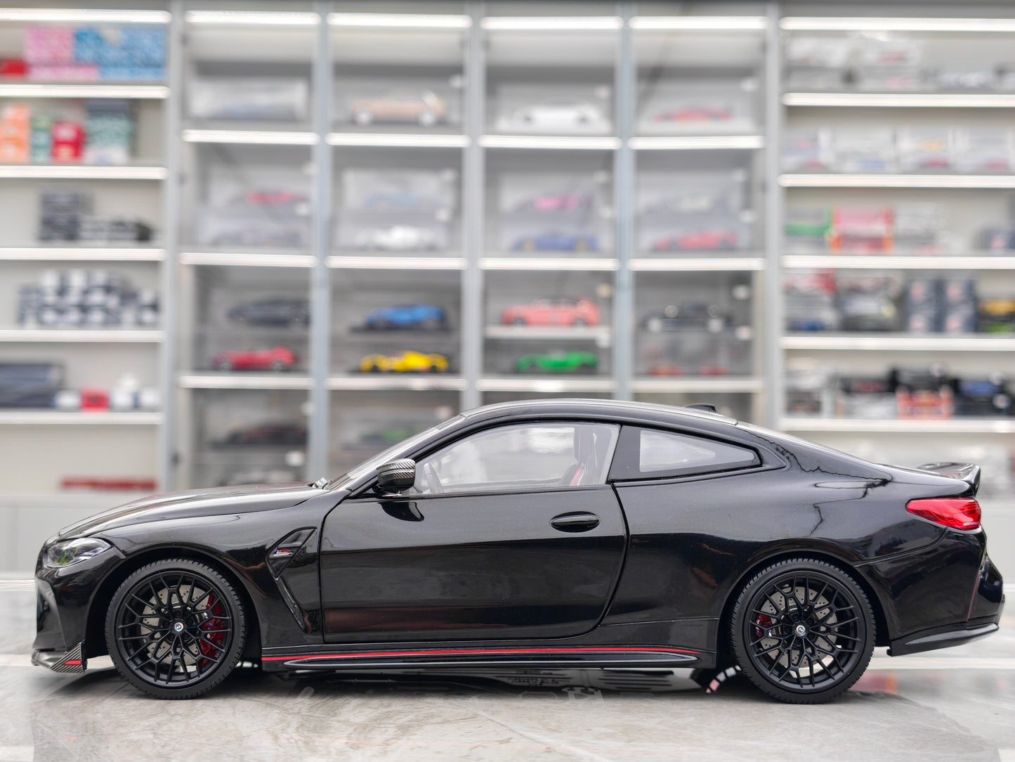 MINICHAMPS 1/18 BMW M4 CSL, Black, Alloy, Fully Open, 110023021