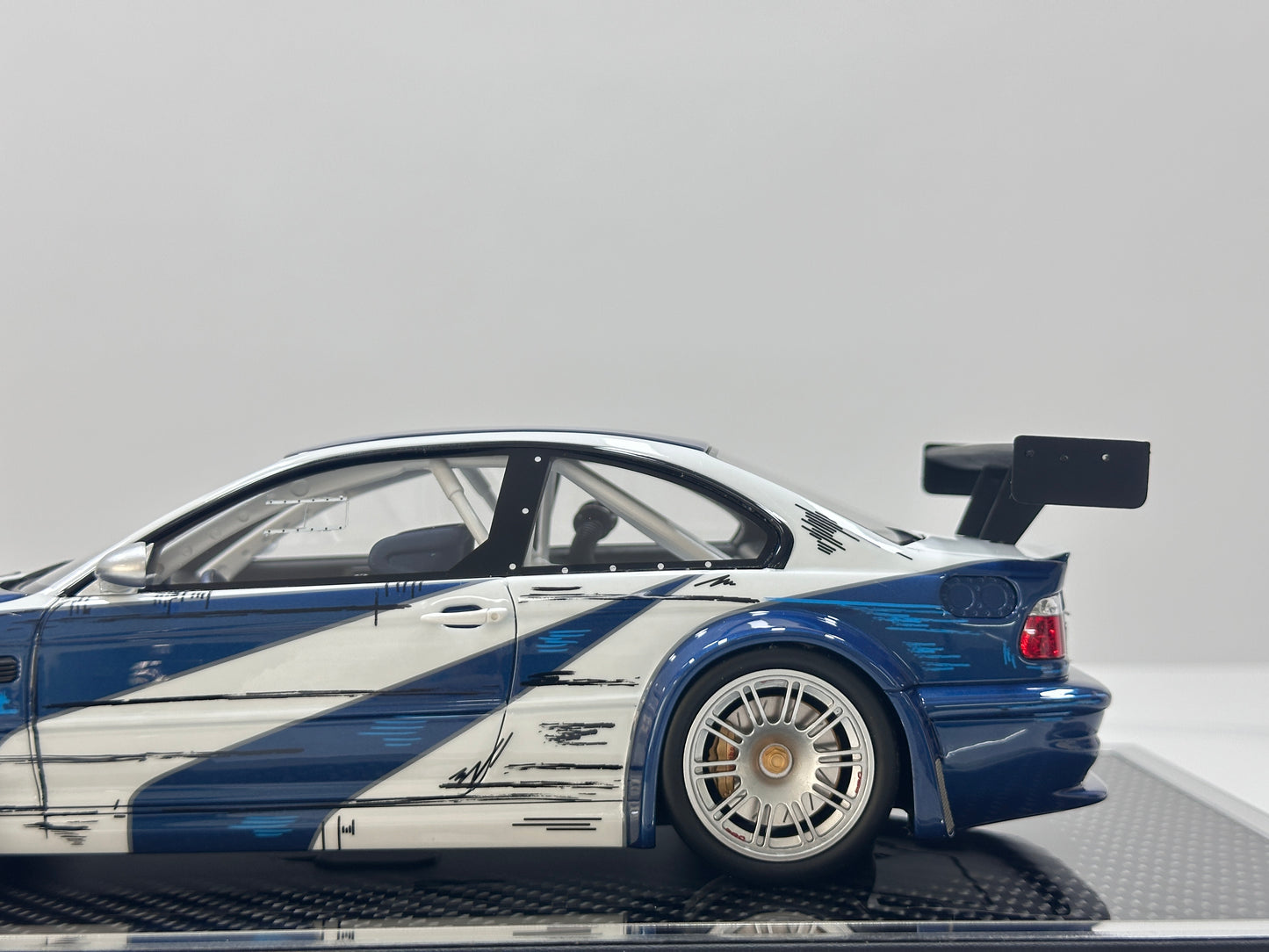 ZP 1/18 BMW M3 E46 GTR White/Blue ZP123