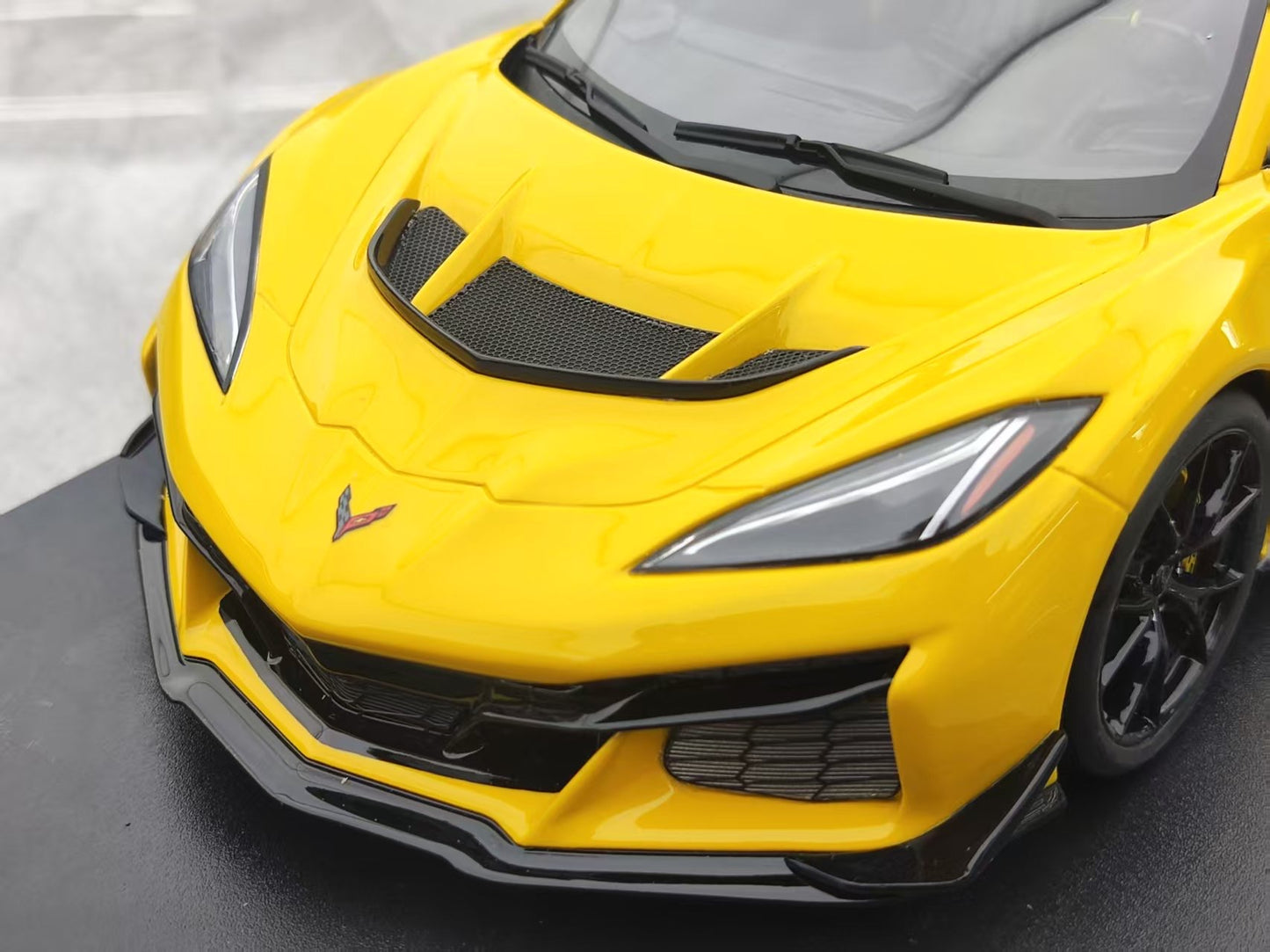 GT Spirit 1/18 Chevrolet Corvette C8 ZR1 Yellow GT528