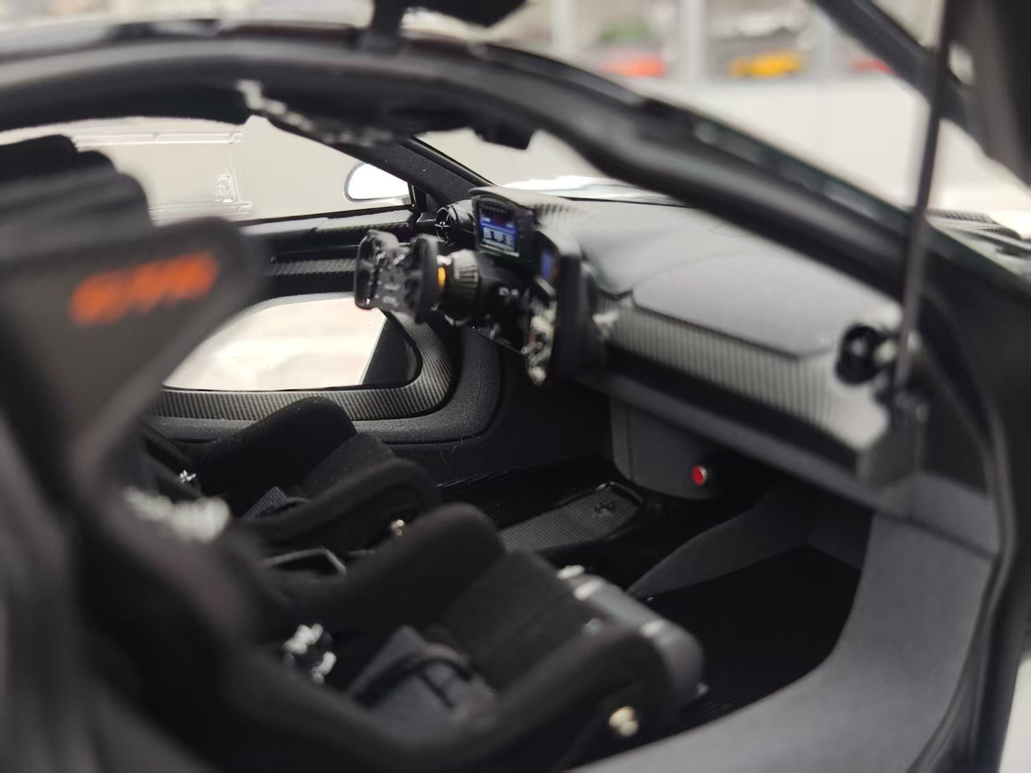 LCD 1/18 McLaren Senna GTR White LCD18016-WH