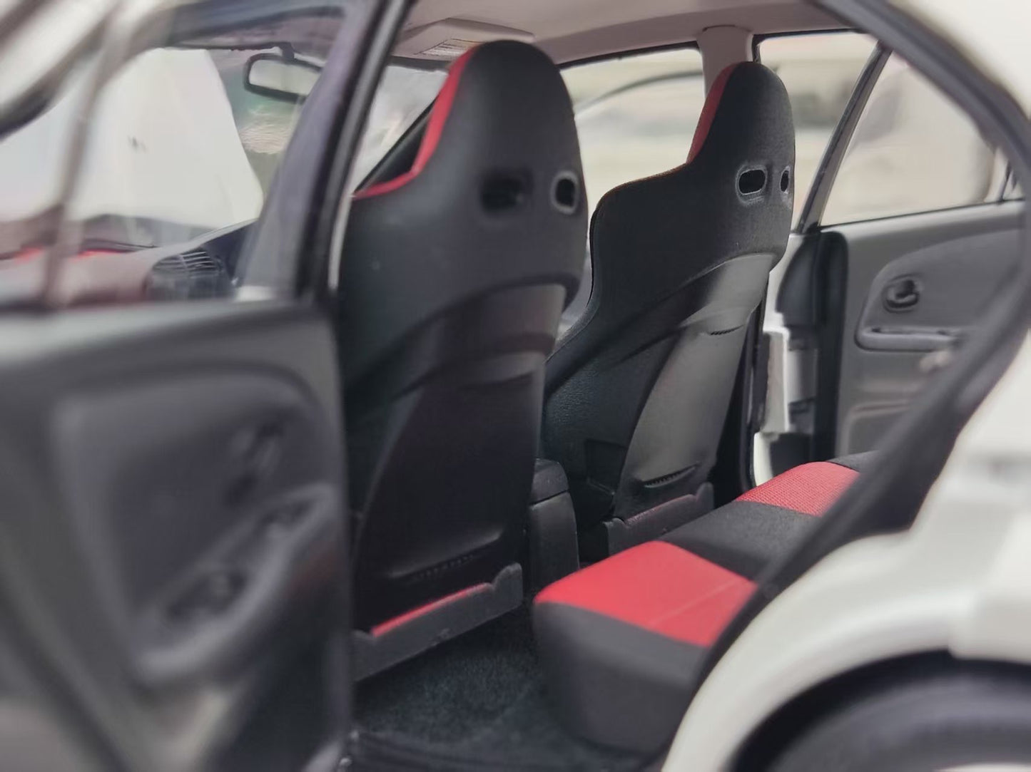 MOTORHELIX 1/18 Mitsubishi Lancer Evolution VI (6.5) Scottish White MH346