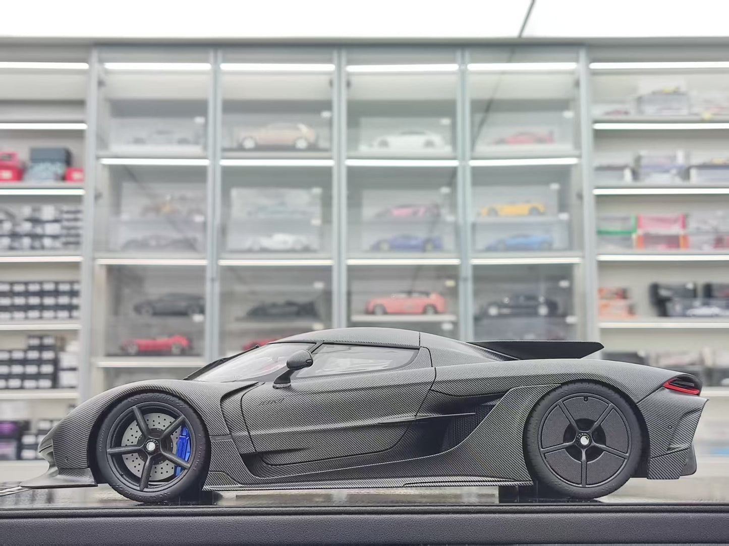 FRONTIART 1/18 Koenigsegg Jesko Absolut 7289 Bare Carbon FA185