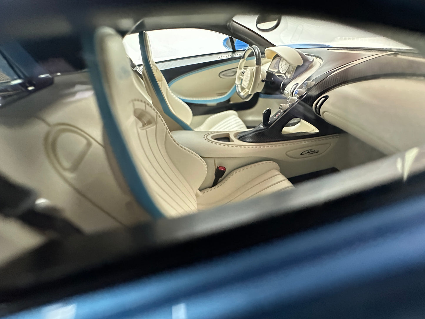 BBA MODEL 1/18 Bugatti Chiron Profilée – Ice Blue (BBA071)