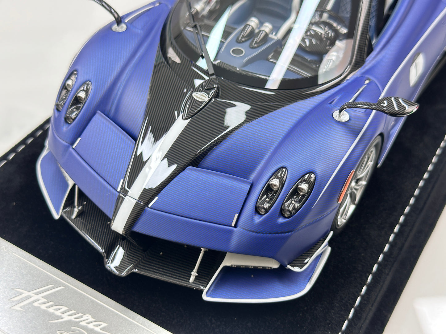 HH Model 1/18 Pagani Huayra Matte Blue & Carbon Black HH663